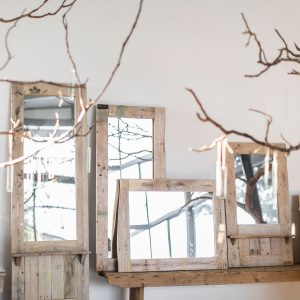 מראה מעץ מפירוקים | Recycled Salvage Wood Mirror
