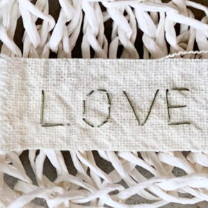 לב סרוג בעבודת יד | Handmade Knitted Heart